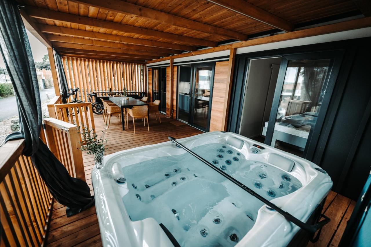 Sea House Shade, Pool & Jacuzzi - Privilege Point Camping & Villas Selce Exteriör bild