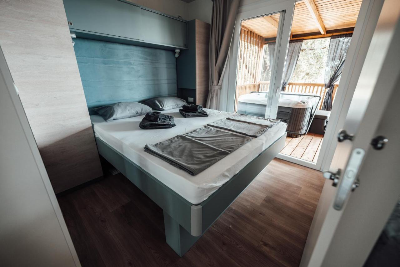 Sea House Shade, Pool & Jacuzzi - Privilege Point Camping & Villas Selce Exteriör bild