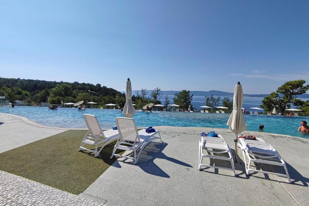 Sea House Shade, Pool & Jacuzzi - Privilege Point Camping & Villas Selce Exteriör bild